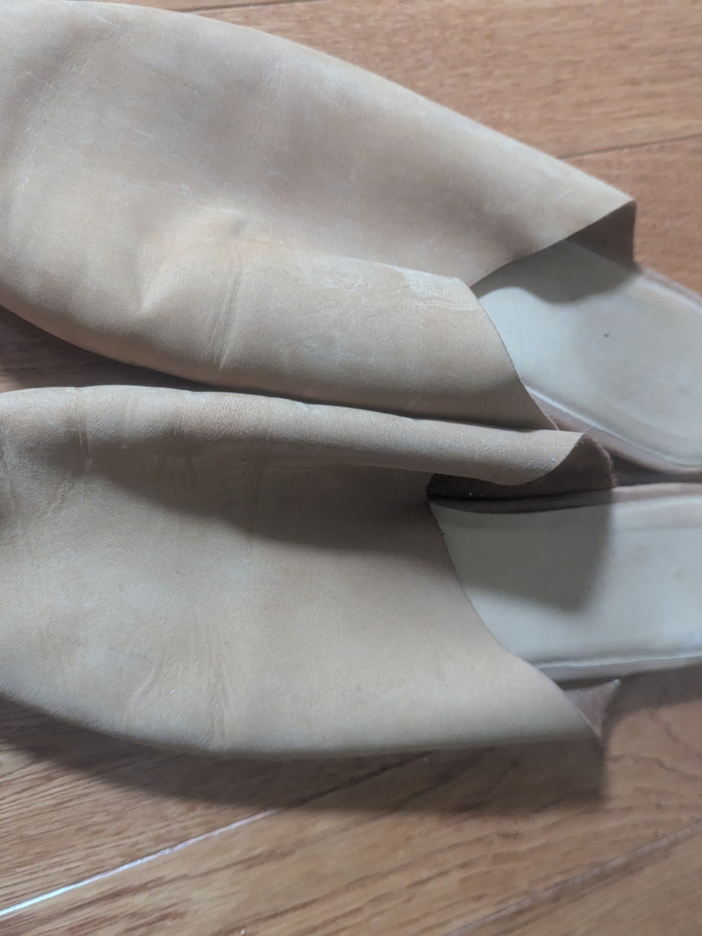 Nisolo Women’s Beige Mules